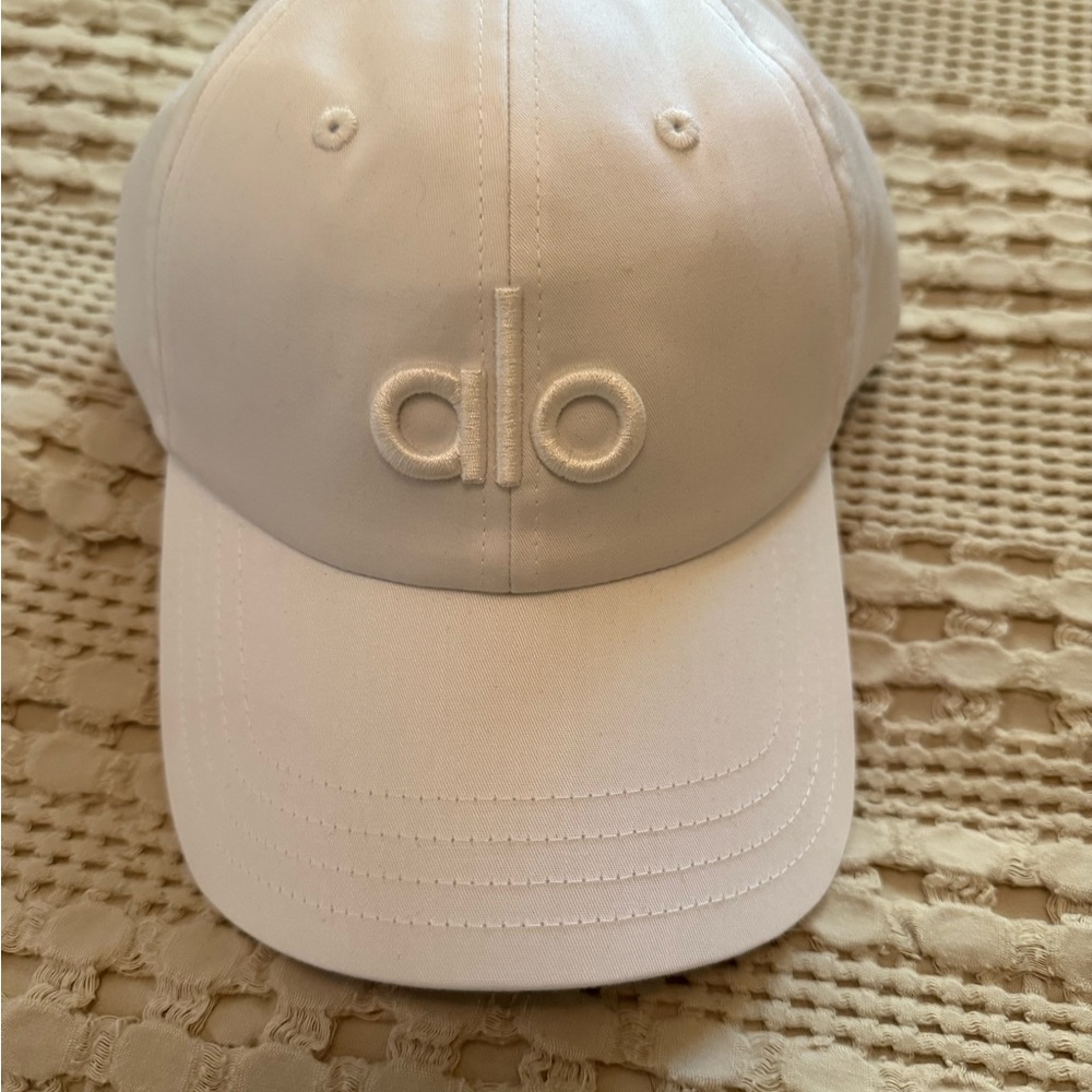 NWT White Alo Hat